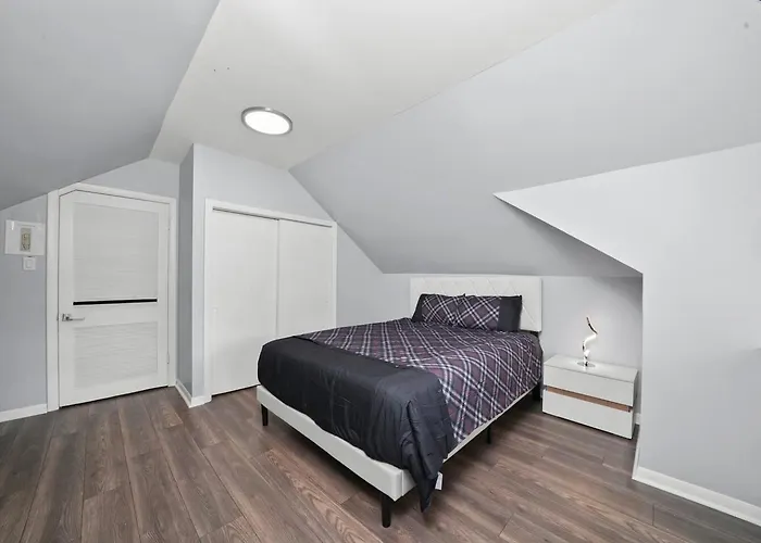 Gorgeous 5 Bedroom Gem With Games Сasa de vacaciones Chicago