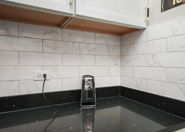 Gorgeous 5 Bedroom Gem With Games * Chicago
