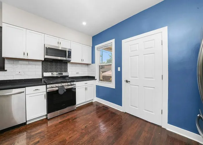 Gorgeous 5 Bedroom Gem With Games * Chicago