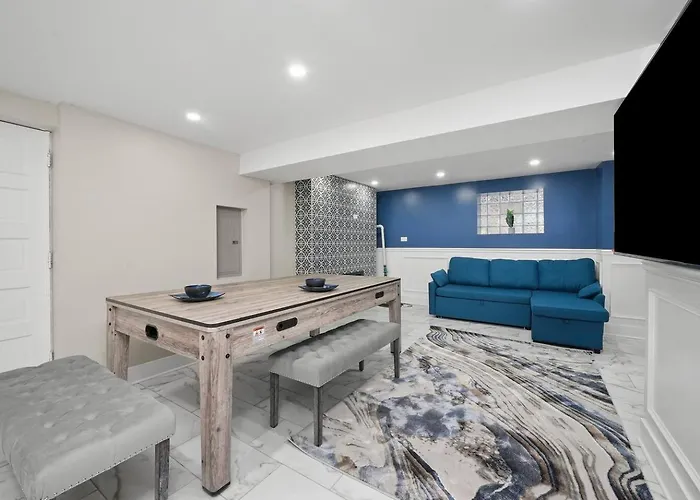 Gorgeous 5 Bedroom Gem With Games * Chicago