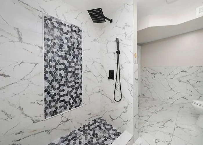 Gorgeous 5 Bedroom Gem With Games Сasa de vacaciones Chicago