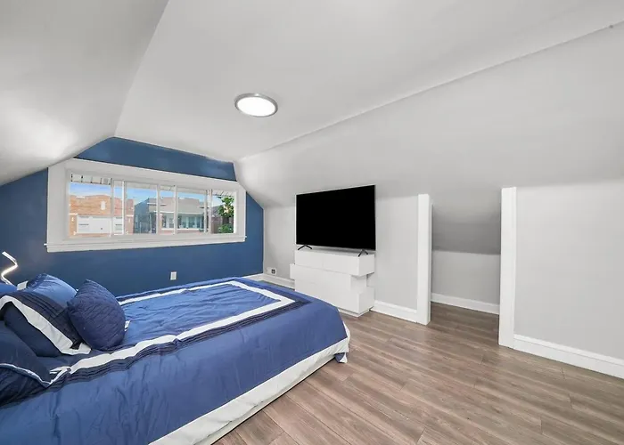 Gorgeous 5 Bedroom Gem With Games * Chicago