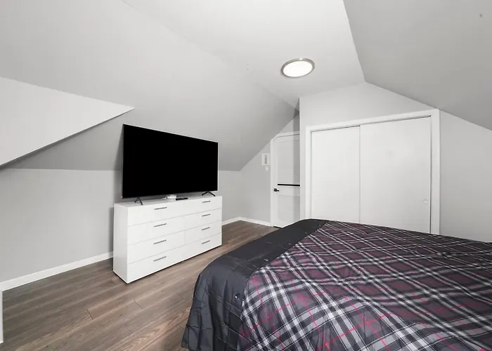 Gorgeous 5 Bedroom Gem With Games Сasa de vacaciones