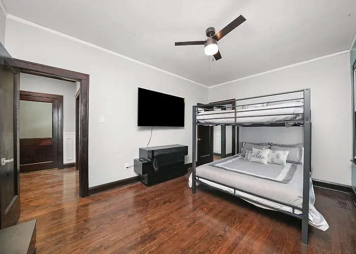 Сasa de vacaciones Gorgeous 5 Bedroom Gem With Games