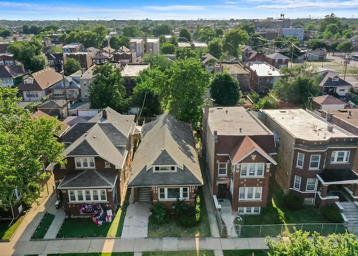 Gorgeous 5 Bedroom Gem With Games